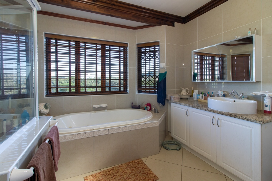 4 Bedroom Property for Sale in West Beach Eastern Cape